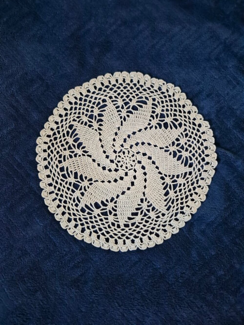 Handmade Pinwheel Round Beige Doily